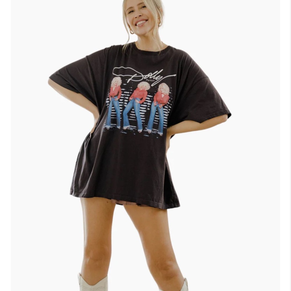 Dolly Parton triple threat oversized tee